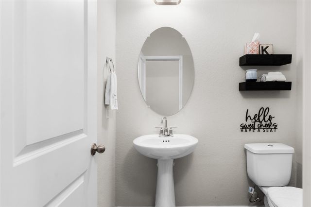 236 Lost Mine Peak LN, Dripping Springs, TX 78620