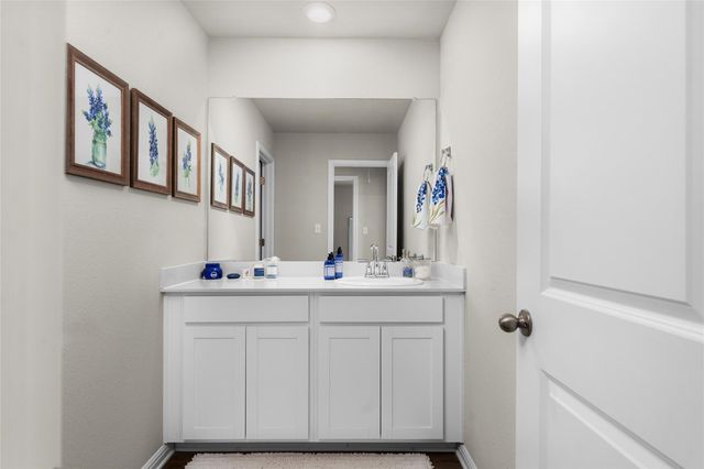 236 Lost Mine Peak LN, Dripping Springs, TX 78620