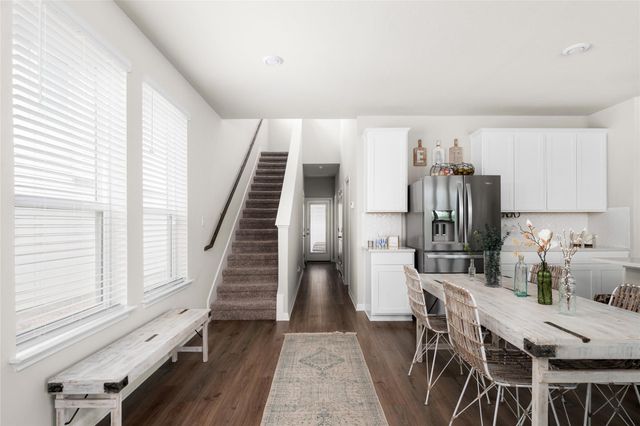 236 Lost Mine Peak LN, Dripping Springs, TX 78620