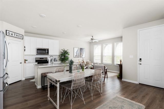 236 Lost Mine Peak LN, Dripping Springs, TX 78620