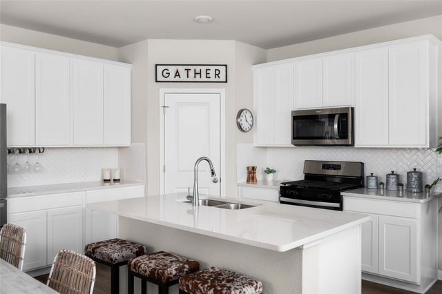 236 Lost Mine Peak LN, Dripping Springs, TX 78620