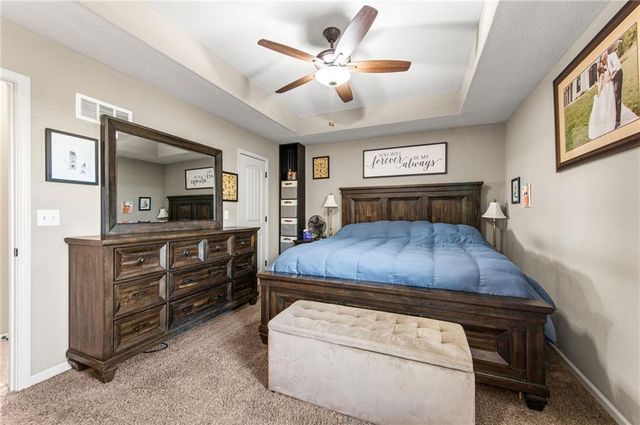 19204 Corbyn Lane, Smithville, MO 64089