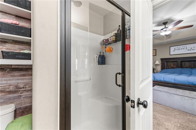 19204 Corbyn Lane, Smithville, MO 64089