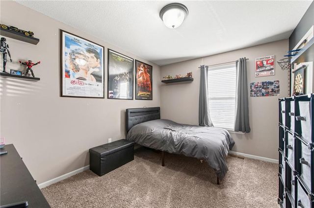 19204 Corbyn Lane, Smithville, MO 64089