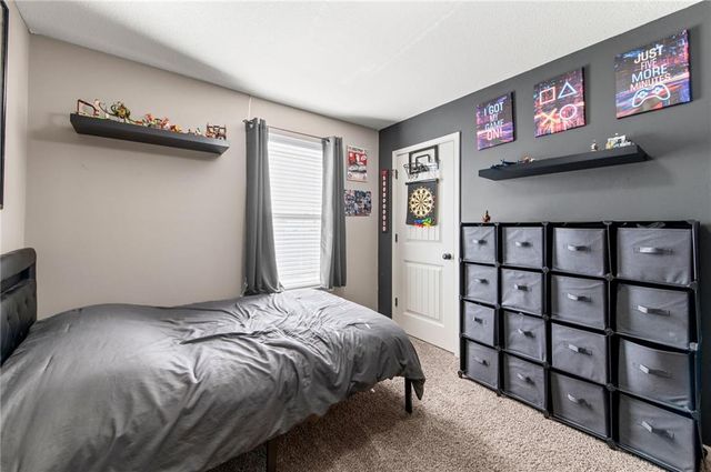 19204 Corbyn Lane, Smithville, MO 64089
