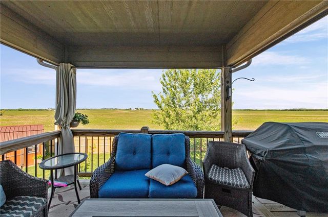 19204 Corbyn Lane, Smithville, MO 64089