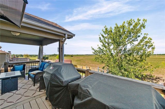 19204 Corbyn Lane, Smithville, MO 64089