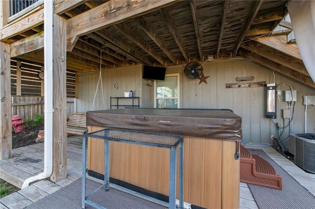 19204 Corbyn Lane, Smithville, MO 64089