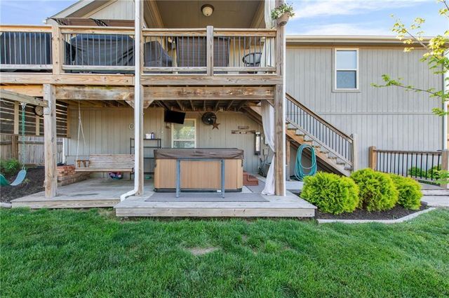 19204 Corbyn Lane, Smithville, MO 64089
