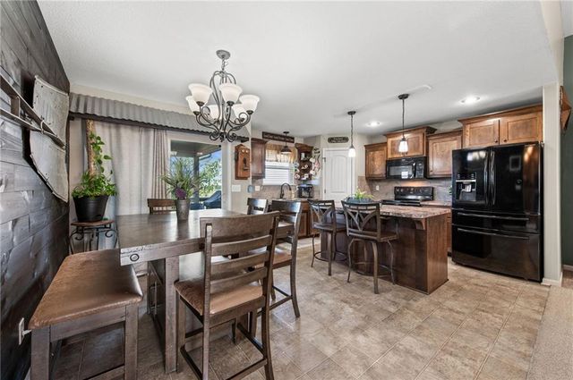 19204 Corbyn Lane, Smithville, MO 64089