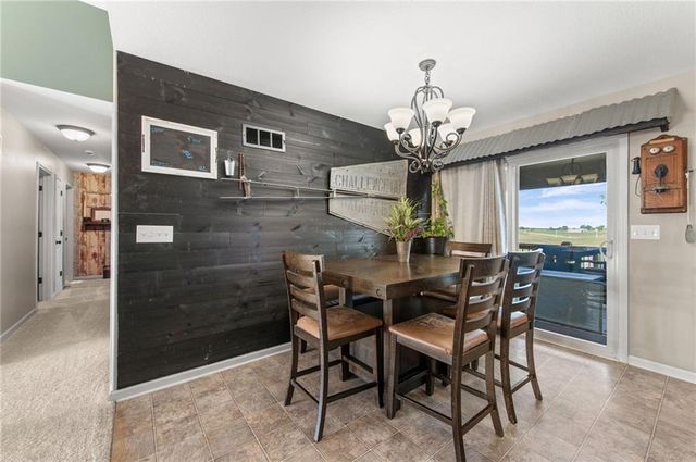 19204 Corbyn Lane, Smithville, MO 64089