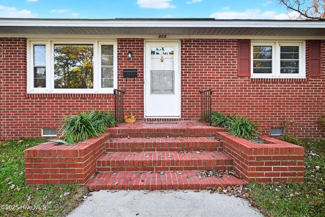 803 Pinetree Drive, New Bern, NC 28562