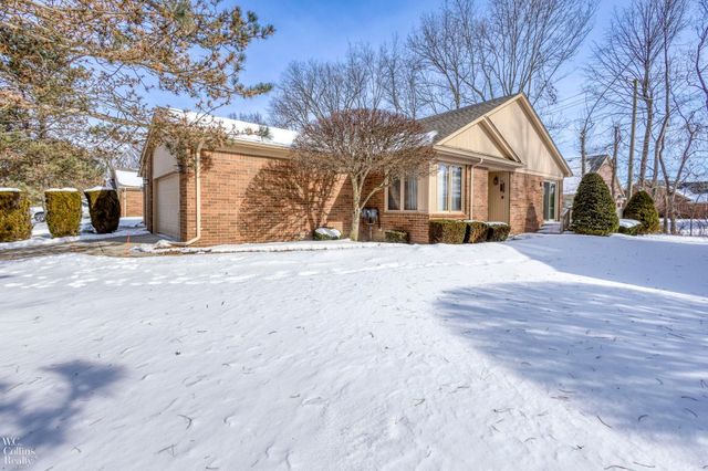 41296 Fortuna Drive, Clinton Township, MI 48038