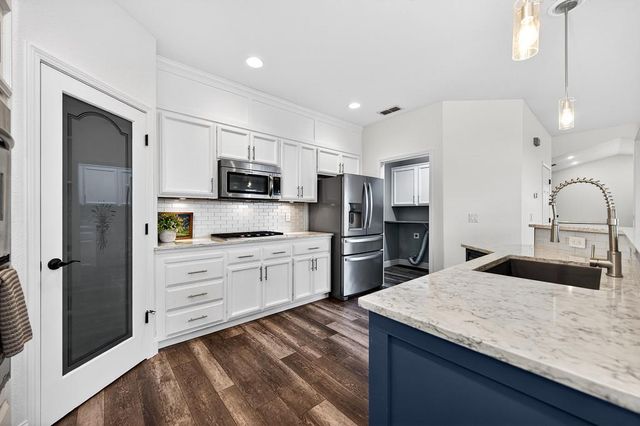 3329 Bonaire Rd, West Sacramento, CA 95691