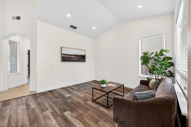 3329 Bonaire Rd, West Sacramento, CA 95691