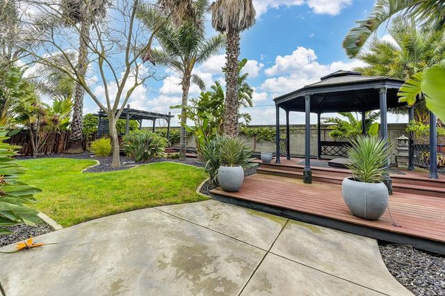 3329 Bonaire Rd, West Sacramento, CA 95691