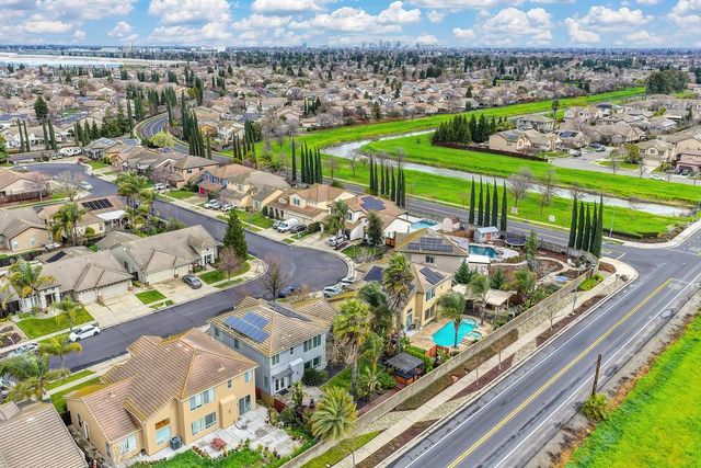 3329 Bonaire Rd, West Sacramento, CA 95691