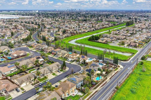 3329 Bonaire Rd, West Sacramento, CA 95691