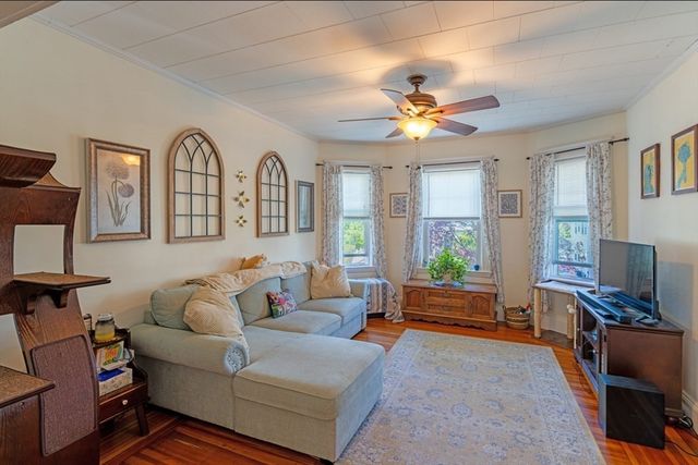 40 Tanager St, Arlington, MA 02476