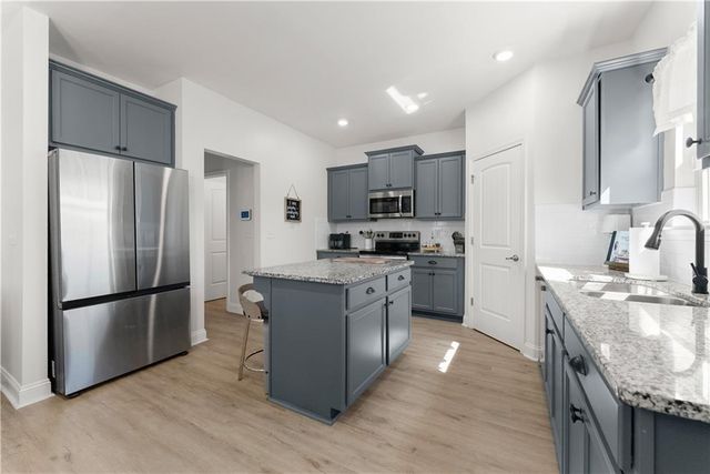 6064 Creekside View Lane, Clermont, GA 30527