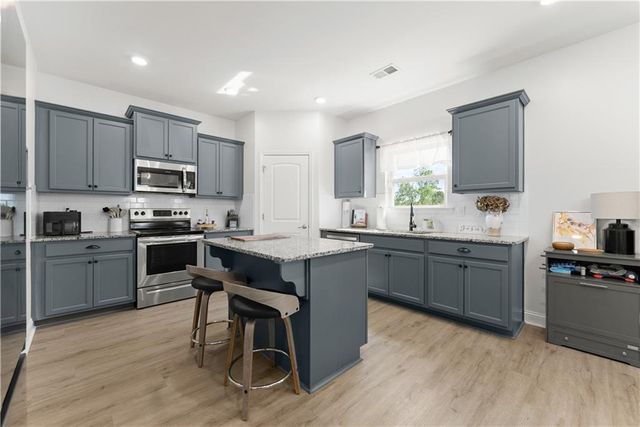 6064 Creekside View Lane, Clermont, GA 30527