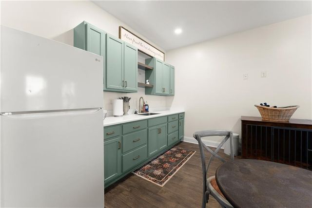 6064 Creekside View Lane, Clermont, GA 30527