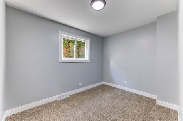 7237 S St Lawrence Avenue, Chicago, IL 60619