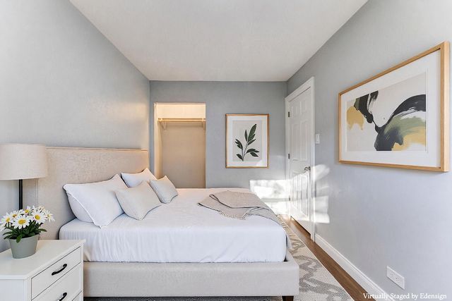 7237 S St Lawrence Avenue, Chicago, IL 60619