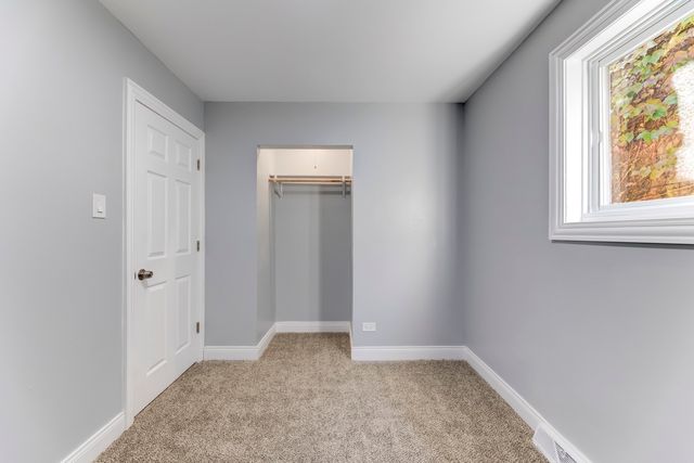 7237 S St Lawrence Avenue, Chicago, IL 60619