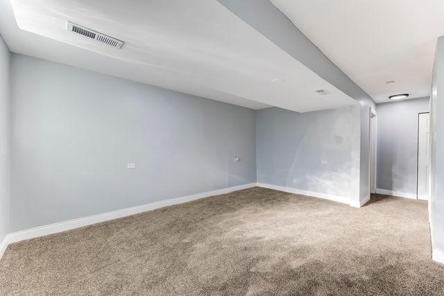 7237 S St Lawrence Avenue, Chicago, IL 60619