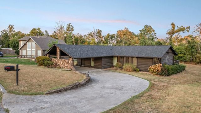403 S 37th Street, Rogers, AR 72758