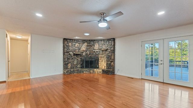 403 S 37th Street, Rogers, AR 72758