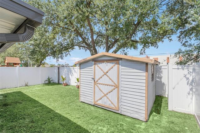 1203 HENDREN DRIVE, Orlando, FL 32807