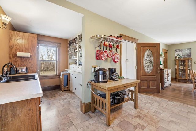 N3512 COUNTY ROAD D, New London, WI 54961