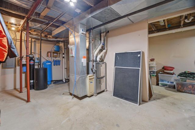 N3512 COUNTY ROAD D, New London, WI 54961