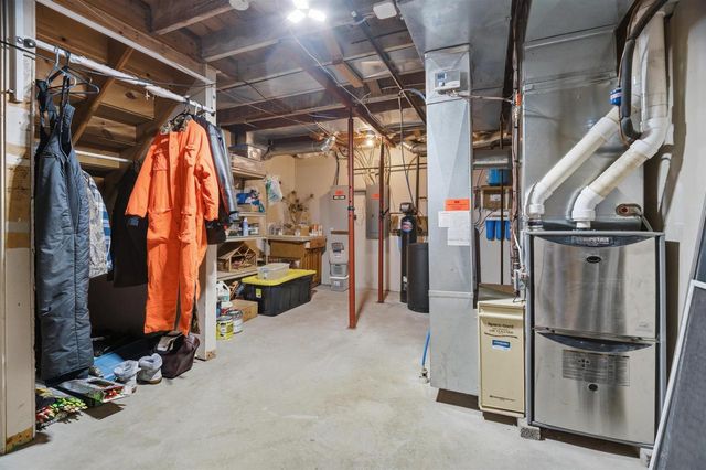 N3512 COUNTY ROAD D, New London, WI 54961