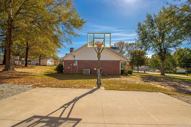 20511 Hardy Dr, Little Rock, AR 72206