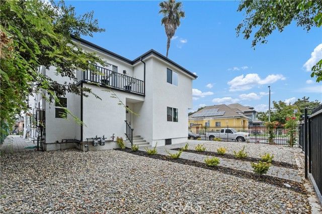 759 E 25th, Los Angeles, CA 90011