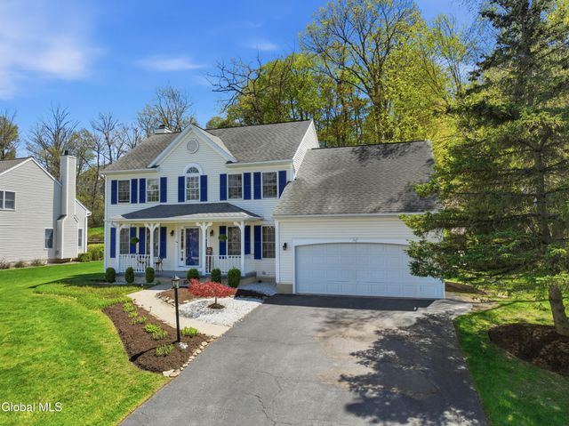 29 Dutch Meadows Drive, Colonie, NY 12047