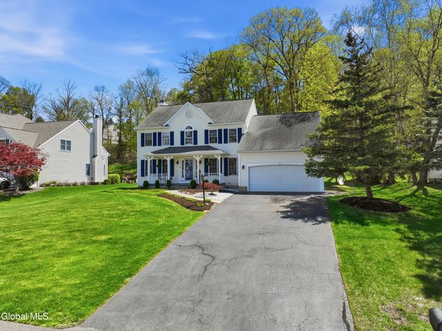 29 Dutch Meadows Drive, Colonie, NY 12047