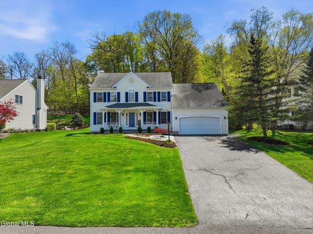 29 Dutch Meadows Drive, Colonie, NY 12047