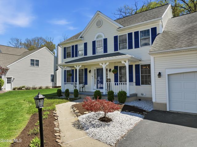 29 Dutch Meadows Drive, Colonie, NY 12047