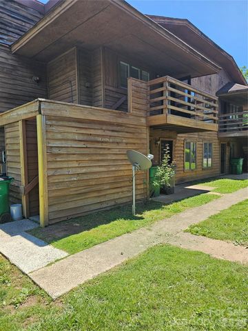1831 J Julian Lane, Charlotte, NC 28208