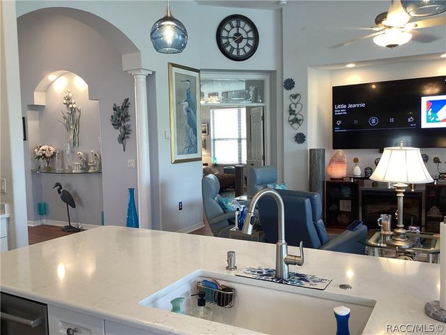 84 W Doerr Path, Hernando, FL 34442