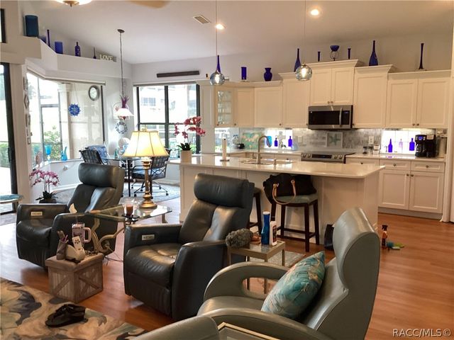 84 W Doerr Path, Hernando, FL 34442