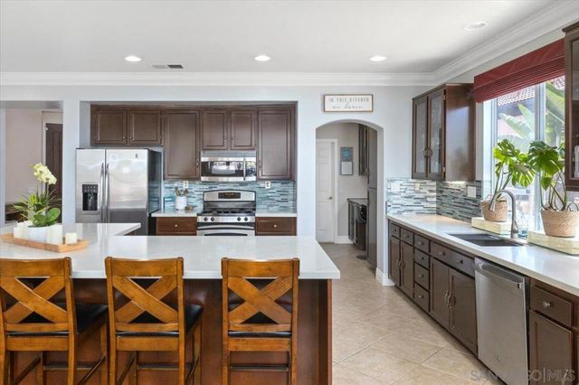 218 Falcon Pl, San Marcos, CA 92069