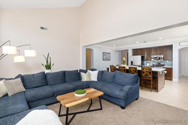 218 Falcon Pl, San Marcos, CA 92069