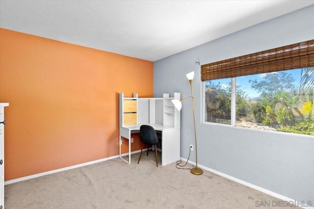 218 Falcon Pl, San Marcos, CA 92069