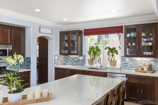 218 Falcon Pl, San Marcos, CA 92069
