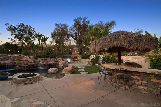218 Falcon Pl, San Marcos, CA 92069